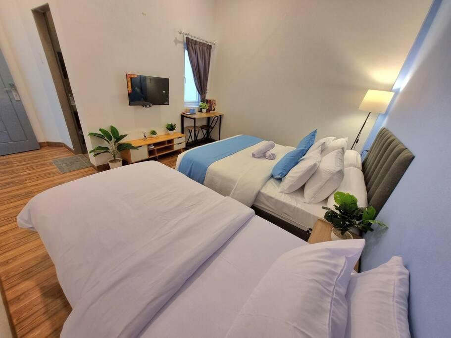 Brandnew 4 Bedrooms House Cemara Rumah liburan *